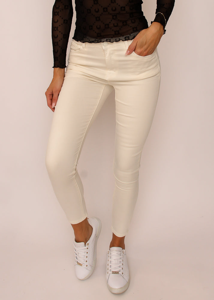 ANA - Slim Fit Push-Up Jeans med Stretch - Lys creme