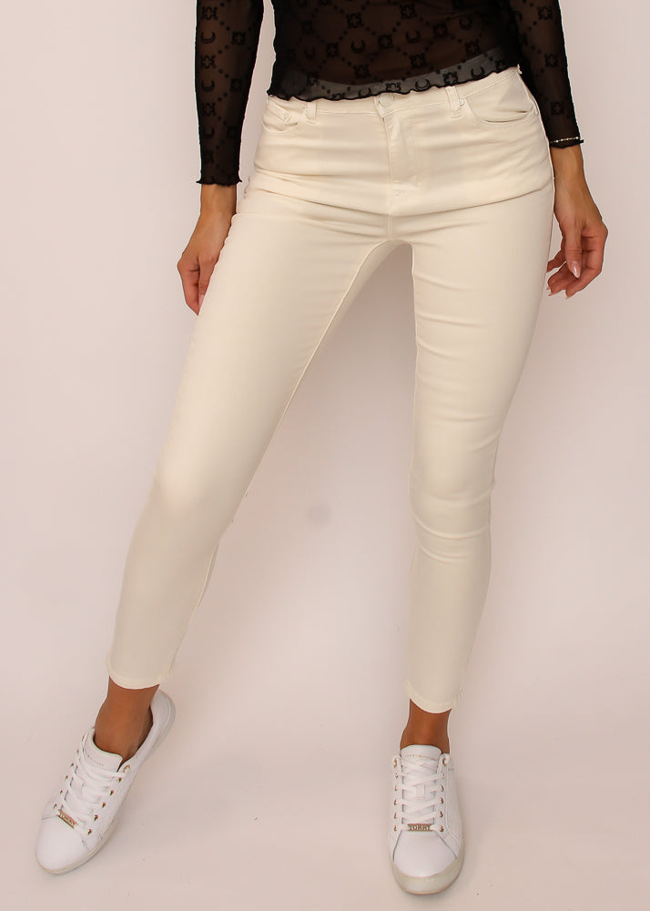 ANA - Slim Fit Push-Up Jeans med Stretch - Lys creme