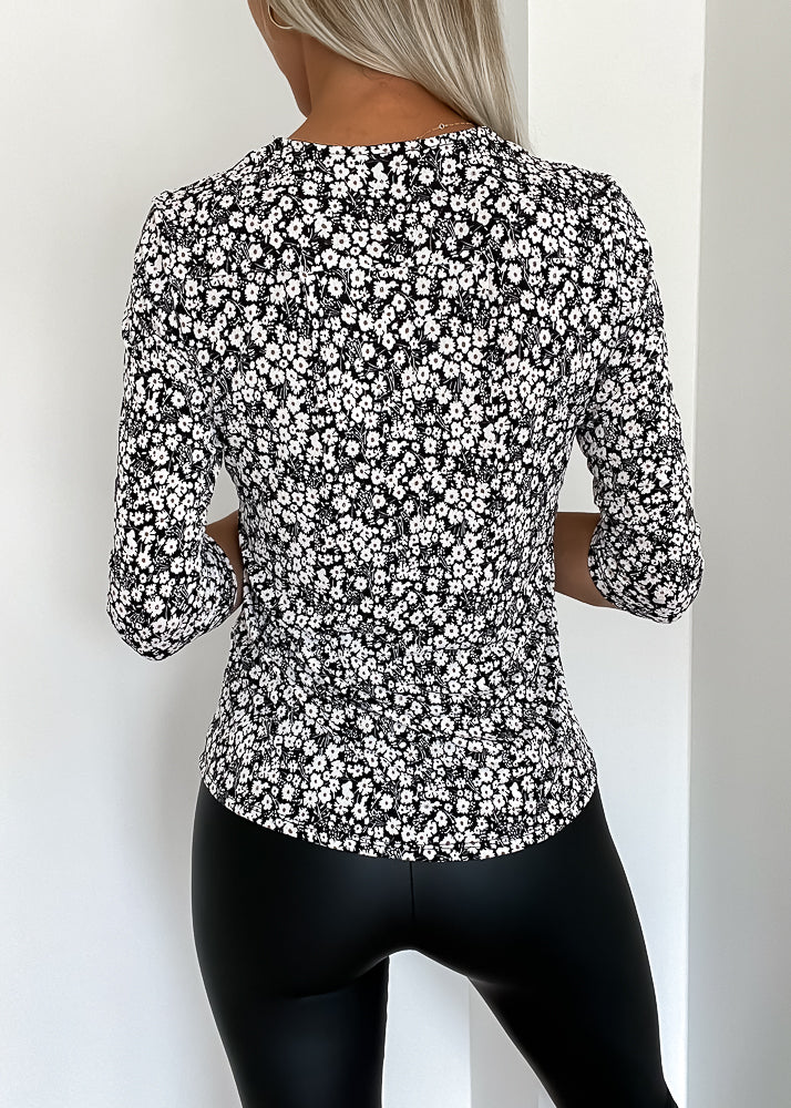 Joy krølfri bluse med knapper - Sort/hvidt blomsterprint